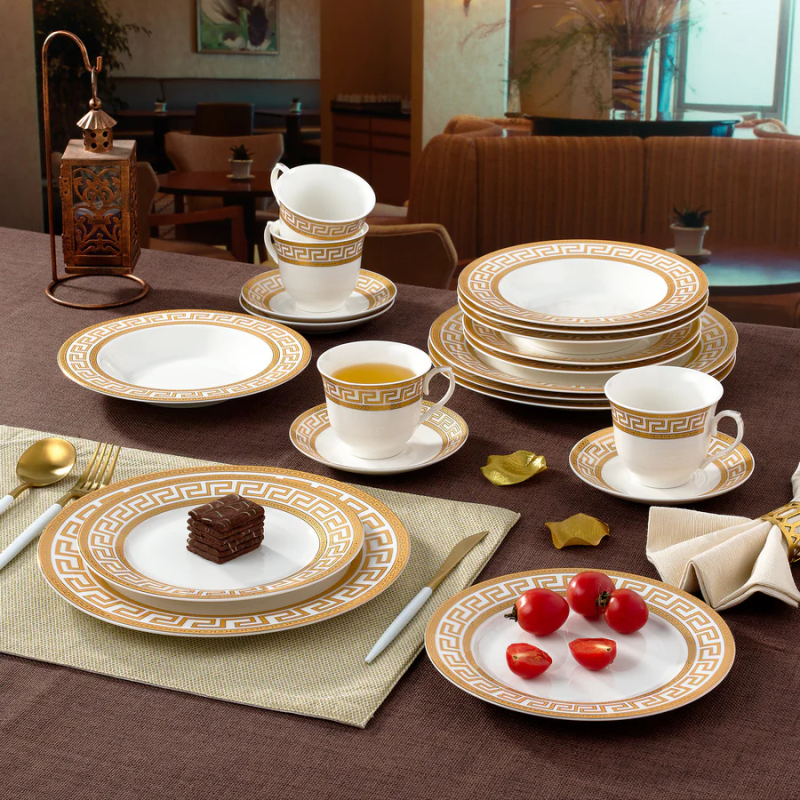 20pc Fine Porcelain Set Dinner Set